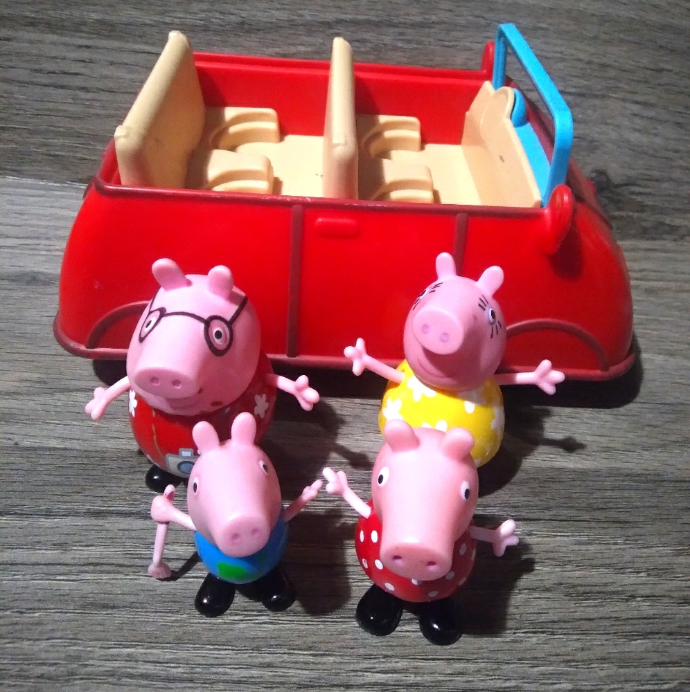 Peppa Pig Talking car & Family Figures